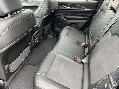 New 2026 Jeep Grand Cherokee Altitude image 18