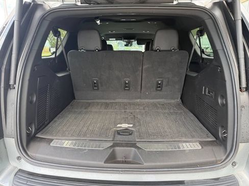 Used 2024 Chevrolet Suburban Premier AWD/4WD image 10