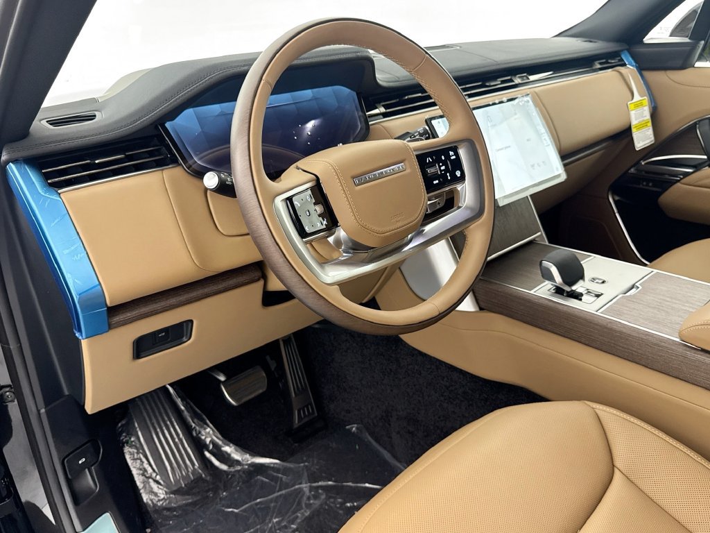 New 2026 Land Rover Range Rover Long Wheelbase SE AWD/4WD image 9