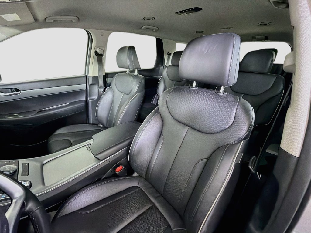 Used 2025 Hyundai Palisade SEL FWD image 14