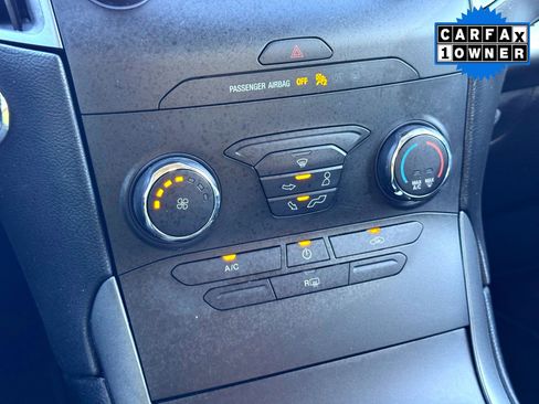 Used 2019 Ford Edge SE image 26