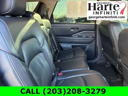 Used 2023 Nissan Pathfinder SL image 13