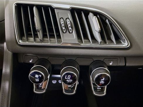Used 2017 Audi R8 V10 image 21