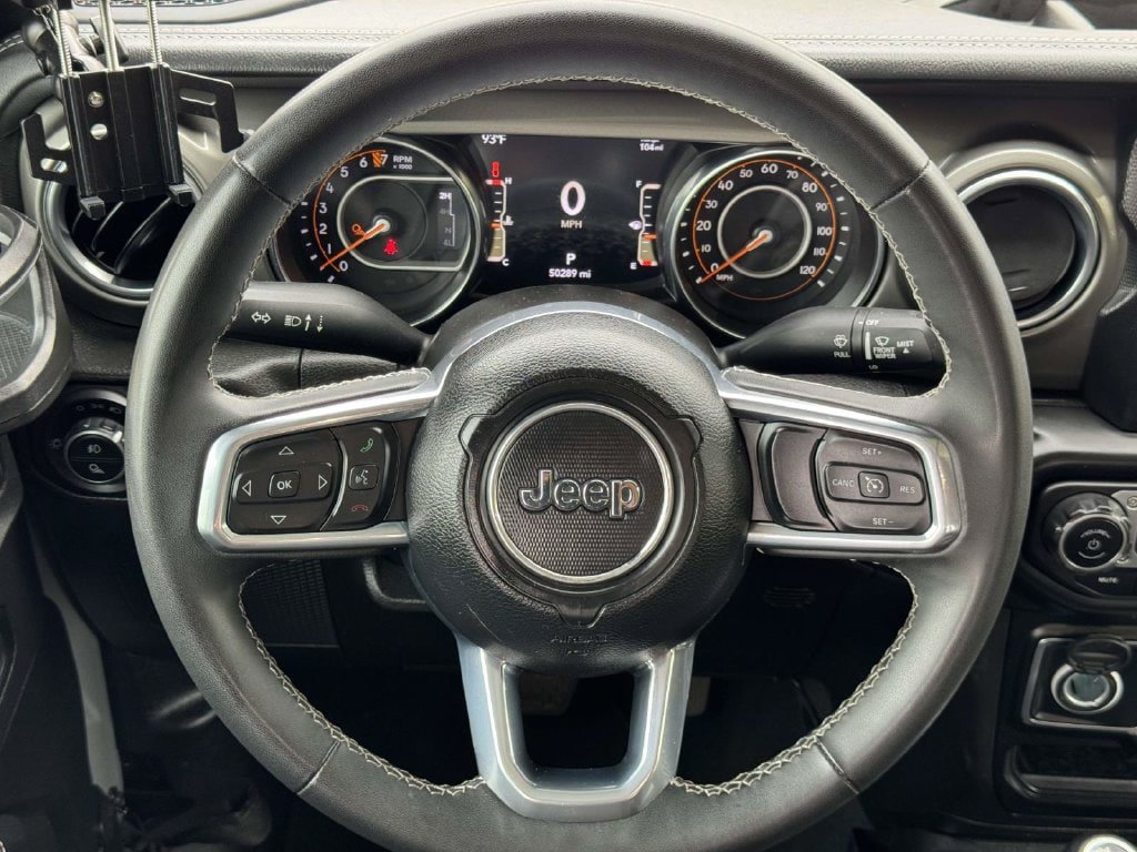 Used 2023 Jeep Gladiator Overland AWD/4WD image 10