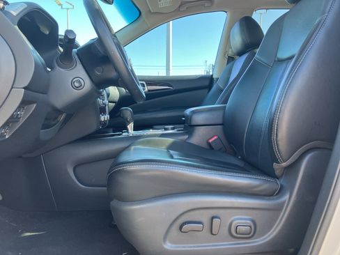 Used 2016 Nissan Pathfinder Platinum AWD/4WD image 30