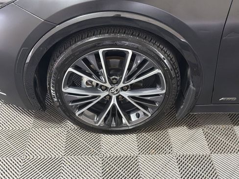 Used 2024 Toyota Prius Limited image 11