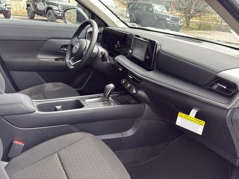 New 2025 Nissan Kicks S image 16