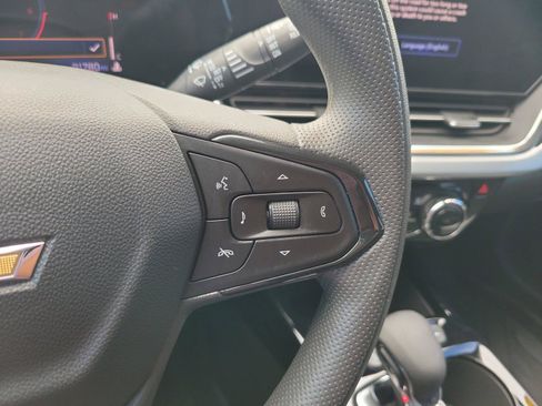 Used 2025 Chevrolet Trax LT FWD image 27