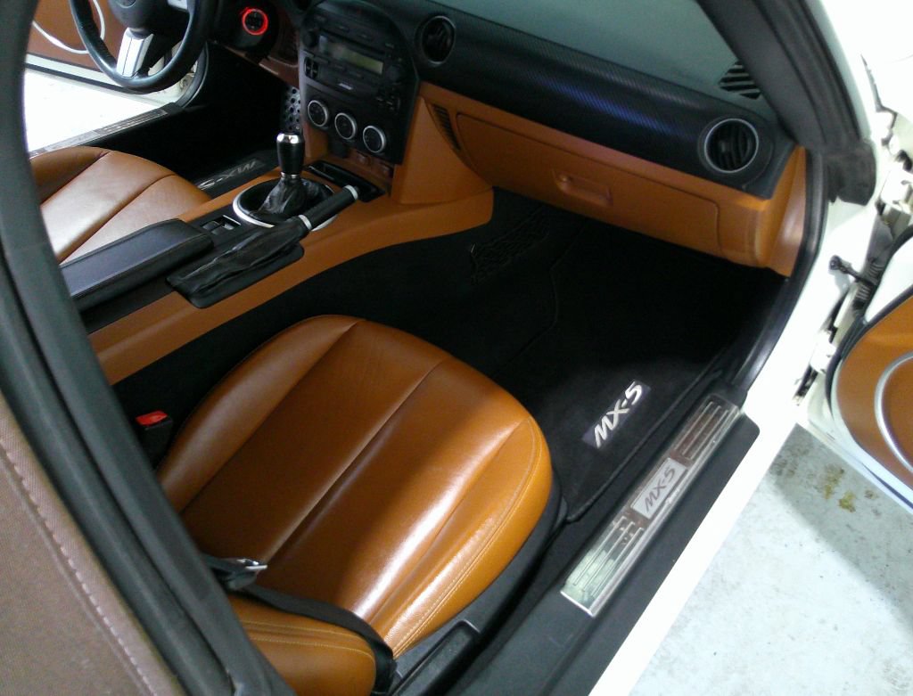 Used 2007 MAZDA MX-5 Miata Grand Touring w/ Premium Pkg RWD image 35
