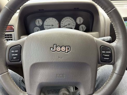 Used 2004 Jeep Grand Cherokee Limited w/ Cold Weather Group image 15