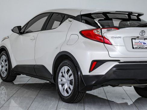 Used 2019 Toyota C-HR LE image 57