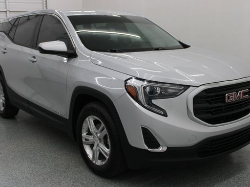 Used 2018 GMC Terrain SLE FWD image 4