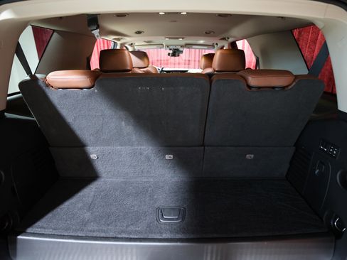 Used 2018 Cadillac Escalade Luxury image 29