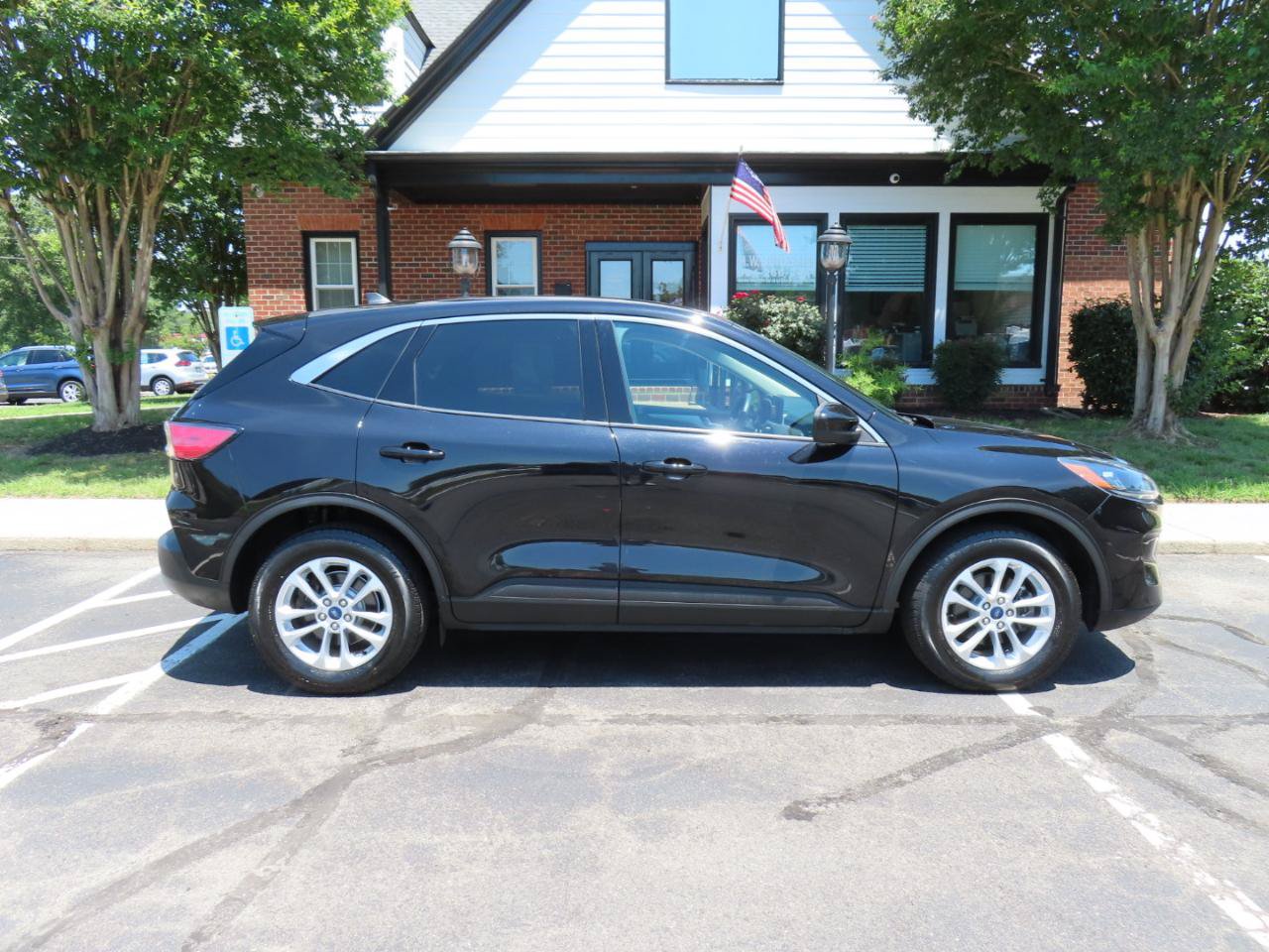 Used 2020 Ford Escape SE AWD/4WD image 9