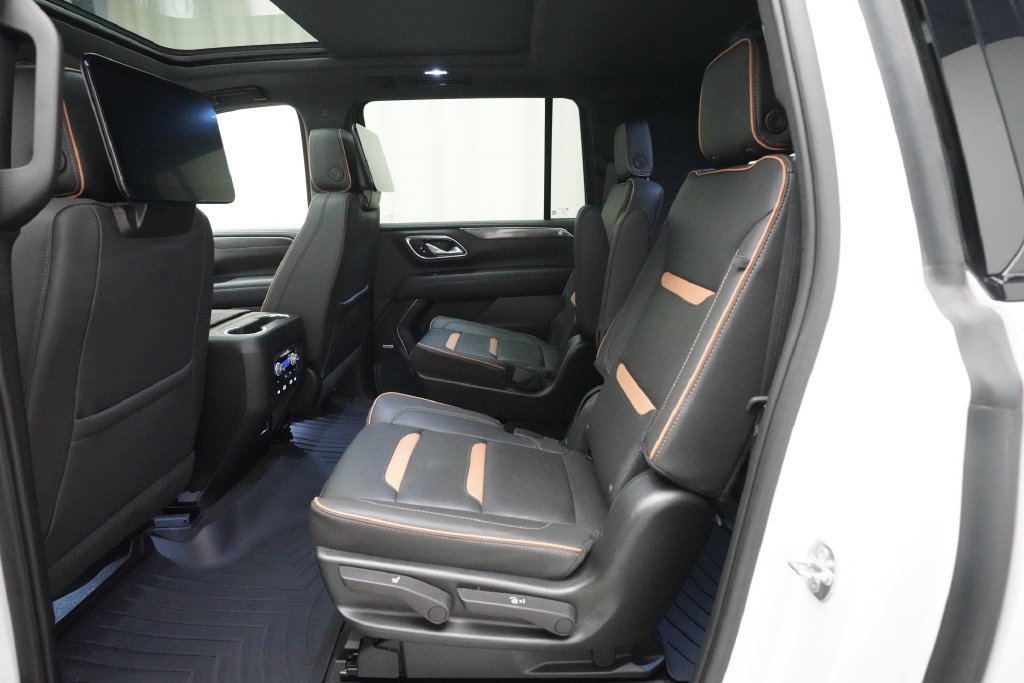 Used 2023 GMC Yukon XL AT4 AWD/4WD image 16