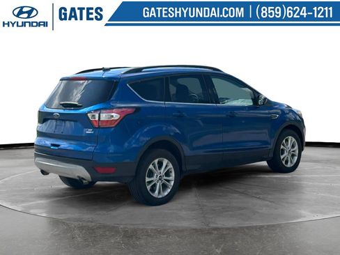 Used 2018 Ford Escape SE AWD/4WD image 2