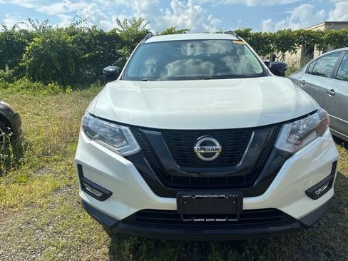 Used 2018 Nissan Rogue SV w/ Premium Package AWD/4WD image 2