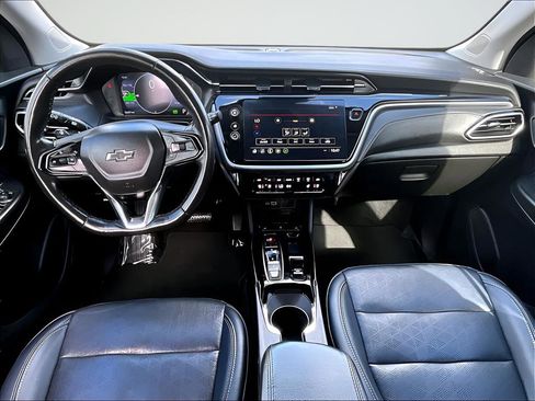 Certified 2022 Chevrolet Bolt EUV LT w/ Convenience Package image 14