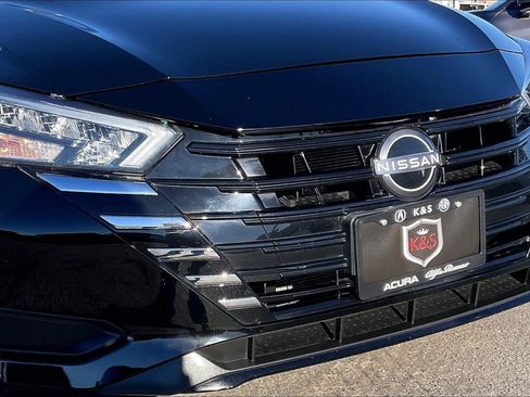 Used 2025 Nissan Versa S w/ Trunk Package image 26