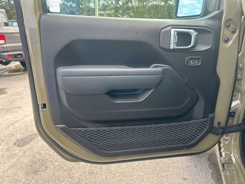 New 2026 Jeep Gladiator Sport AWD/4WD image 32