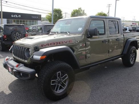 Used 2026 Jeep Gladiator Mojave AWD/4WD image 2