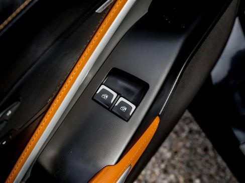 Used 2018 Chevrolet Corvette Stingray Convertible Z51 2LT RWD image 43