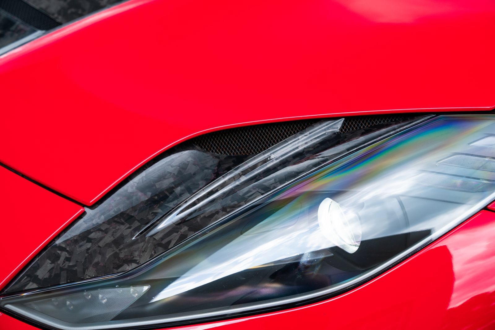 Used 2020 Ferrari 812 Superfast RWD image 38