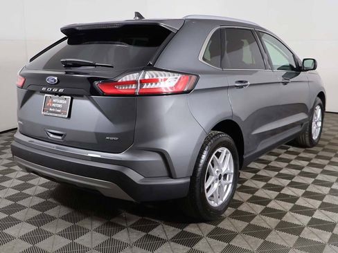 Used 2024 Ford Edge SEL w/ Convenience Package image 9