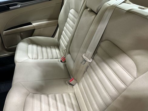 Used 2014 Ford Fusion SE image 22