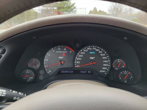 Used 2003 Chevrolet Corvette Coupe w/ Preferred Equipment Group image 26