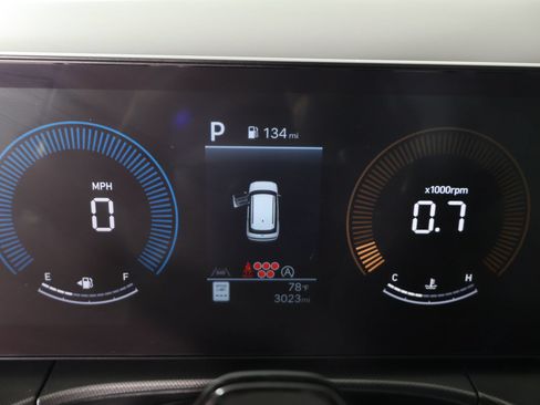 Certified 2026 Hyundai Santa Fe SEL FWD image 4