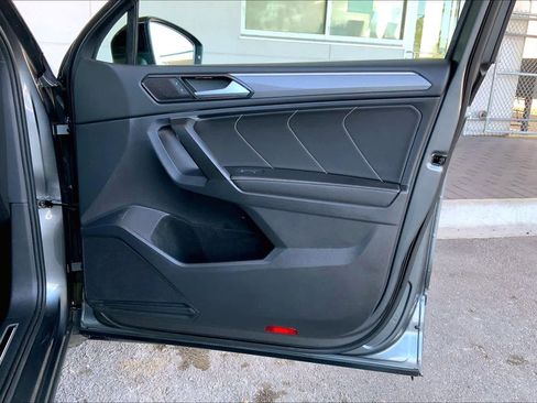 Used 2022 Volkswagen Tiguan SE R-Line image 22