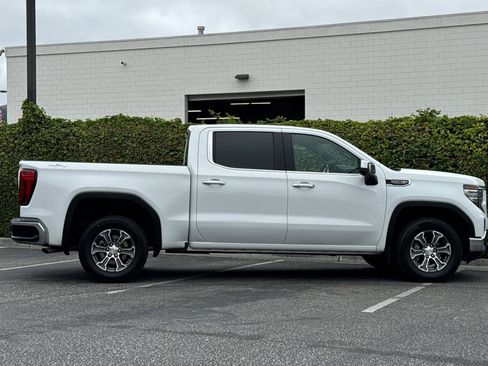 Used 2024 GMC Sierra 1500 SLT image 3