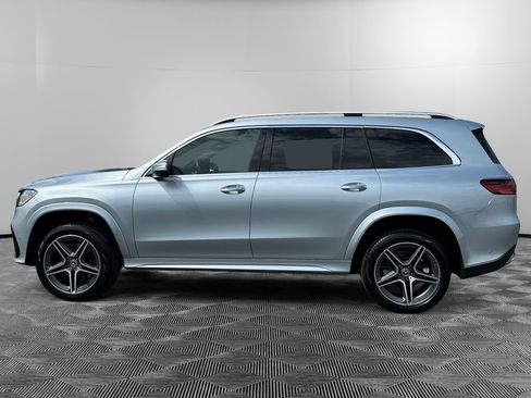 Used 2025 Mercedes-Benz GLS 450 4MATIC image 2