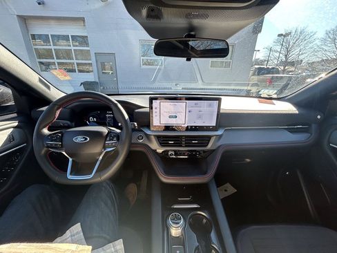 Used 2025 Ford Explorer ST-Line image 23