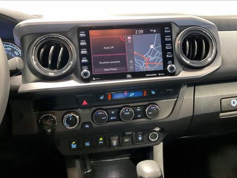 Used 2023 Toyota Tacoma TRD Off-Road image 8