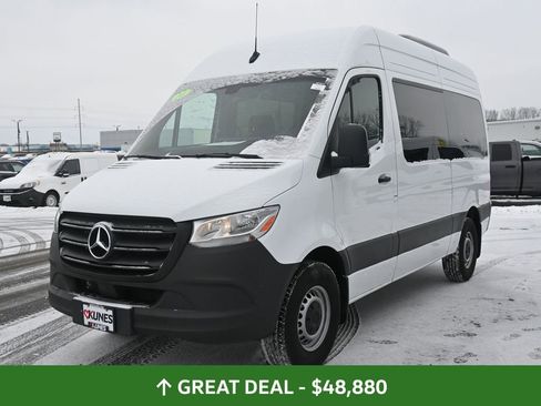 Used 2024 Mercedes-Benz Sprinter 2500 image 11