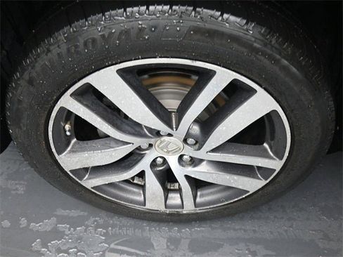 Used 2017 Honda Pilot Touring image 18