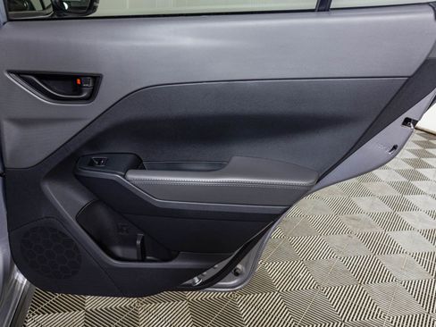 Used 2025 Subaru Crosstrek 2.0i Premium image 44