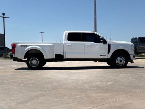 Certified 2025 Ford F350 Platinum AWD/4WD image 6
