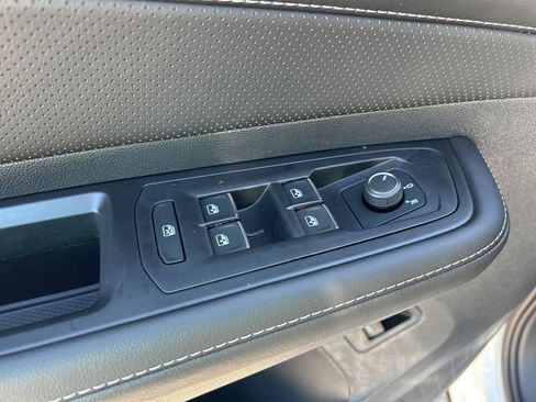 New 2026 Volkswagen Atlas Cross Sport SE FWD image 19