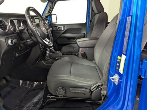 Used 2022 Jeep Wrangler Unlimited Sahara w/ LED Lighting Group image 6