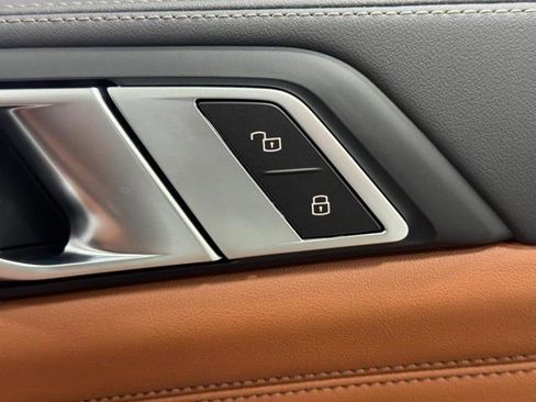 New 2026 BMW X5 xDrive50e w/ Executive Package image 23