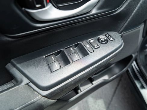 Used 2018 Honda CR-V LX image 37