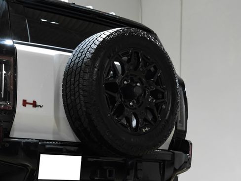 Used 2025 GMC Hummer EV 2X w/ LPO, Sport Package AWD/4WD image 60
