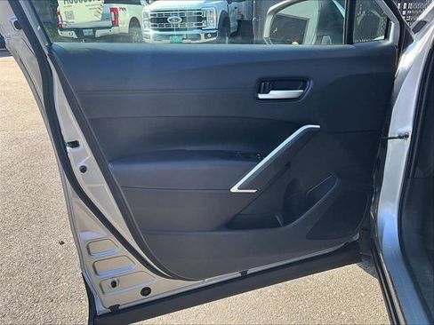 Used 2022 Toyota Corolla Cross XLE w/ Convenience Package AWD/4WD image 19