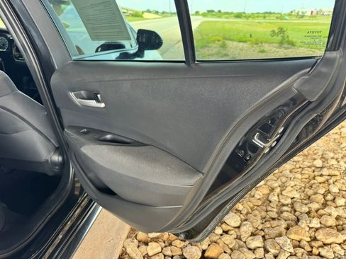 Used 2020 Toyota Corolla LE FWD image 21
