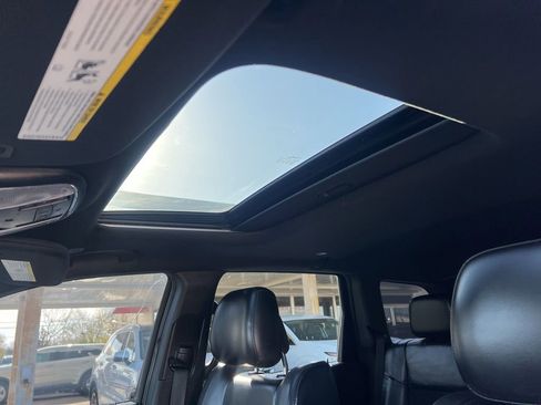 Used 2018 Jeep Grand Cherokee Altitude AWD/4WD image 8