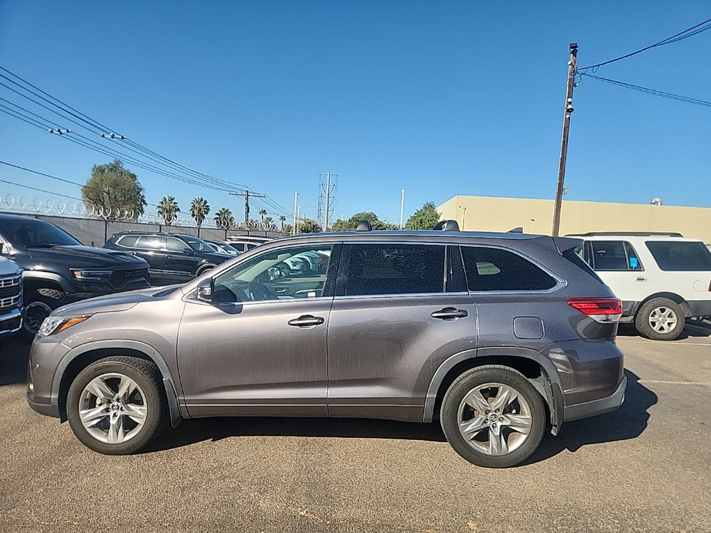 Used 2019 Toyota Highlander Limited AWD/4WD image 9