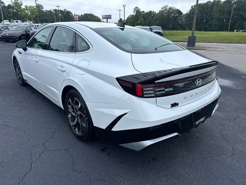 Used 2025 Hyundai Sonata SEL FWD image 2